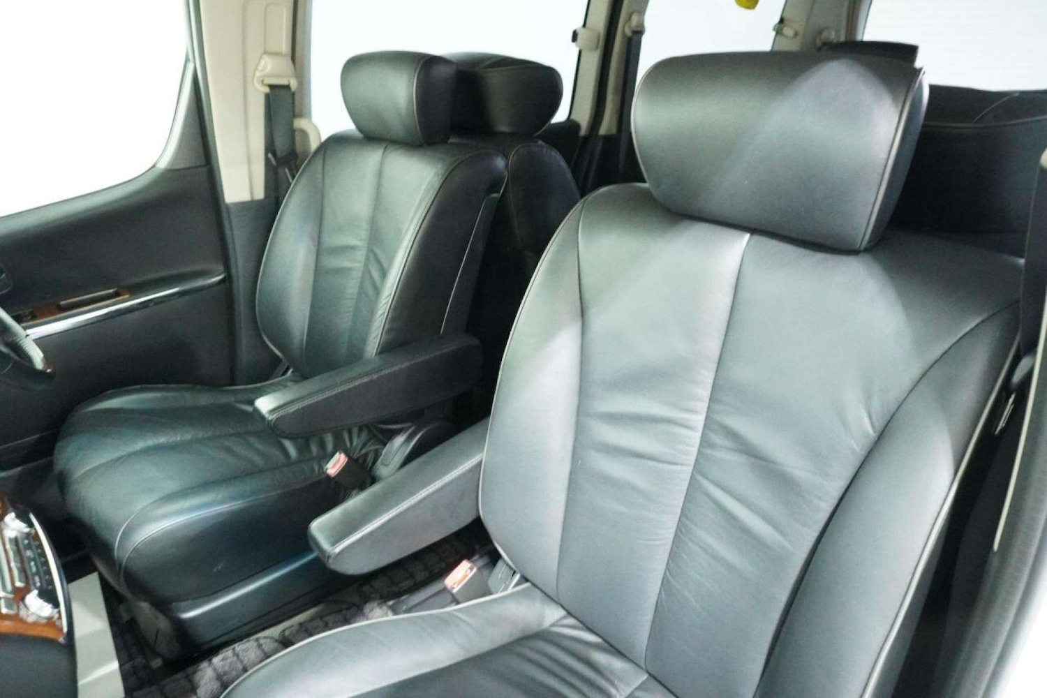 Used Nissan Elgrand 2025 for sale - 77061668: Photo 48