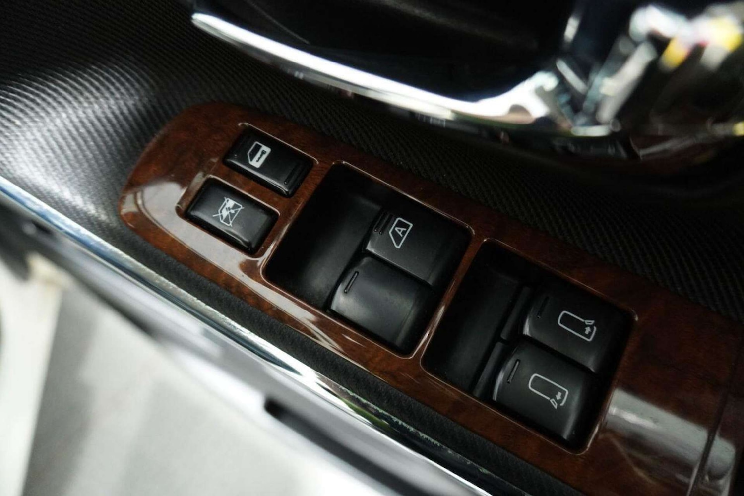 Used Nissan Elgrand 2025 for sale - 77061668: Photo 64