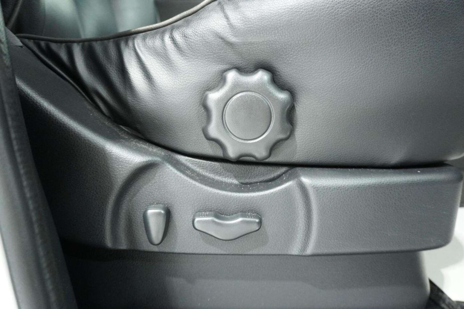 Used Nissan Elgrand 2025 for sale - 77061668: Photo 65