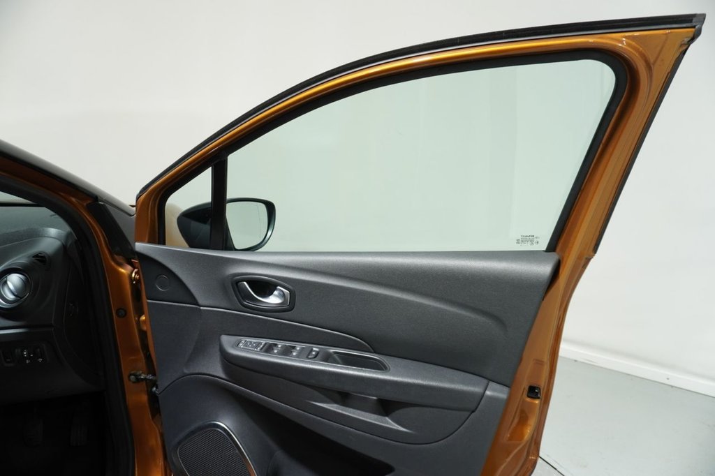 Used Renault Captur 2018 for sale - 76820526: Photo 26