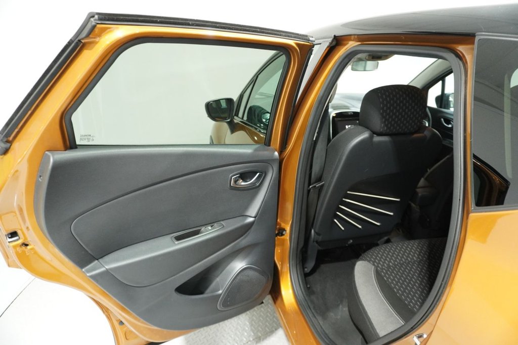 Used Renault Captur 2018 for sale - 76820526: Photo 29