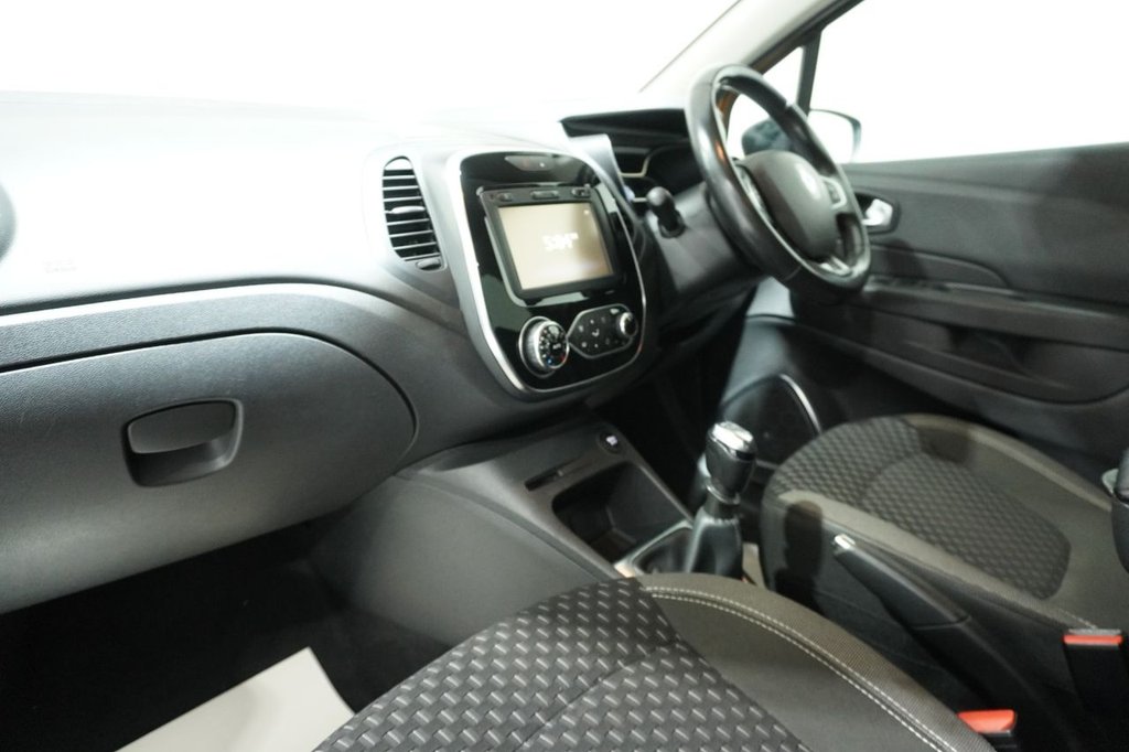 Used Renault Captur 2018 for sale - 76820526: Photo 42