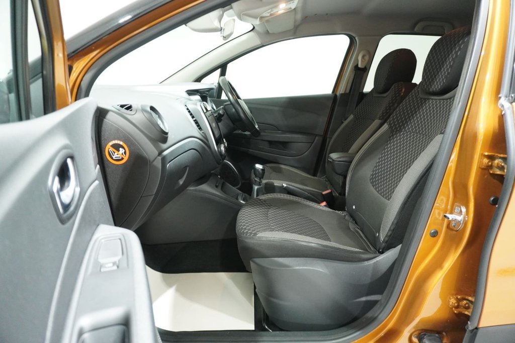 Used Renault Captur 2018 for sale - 76820526: Photo 43