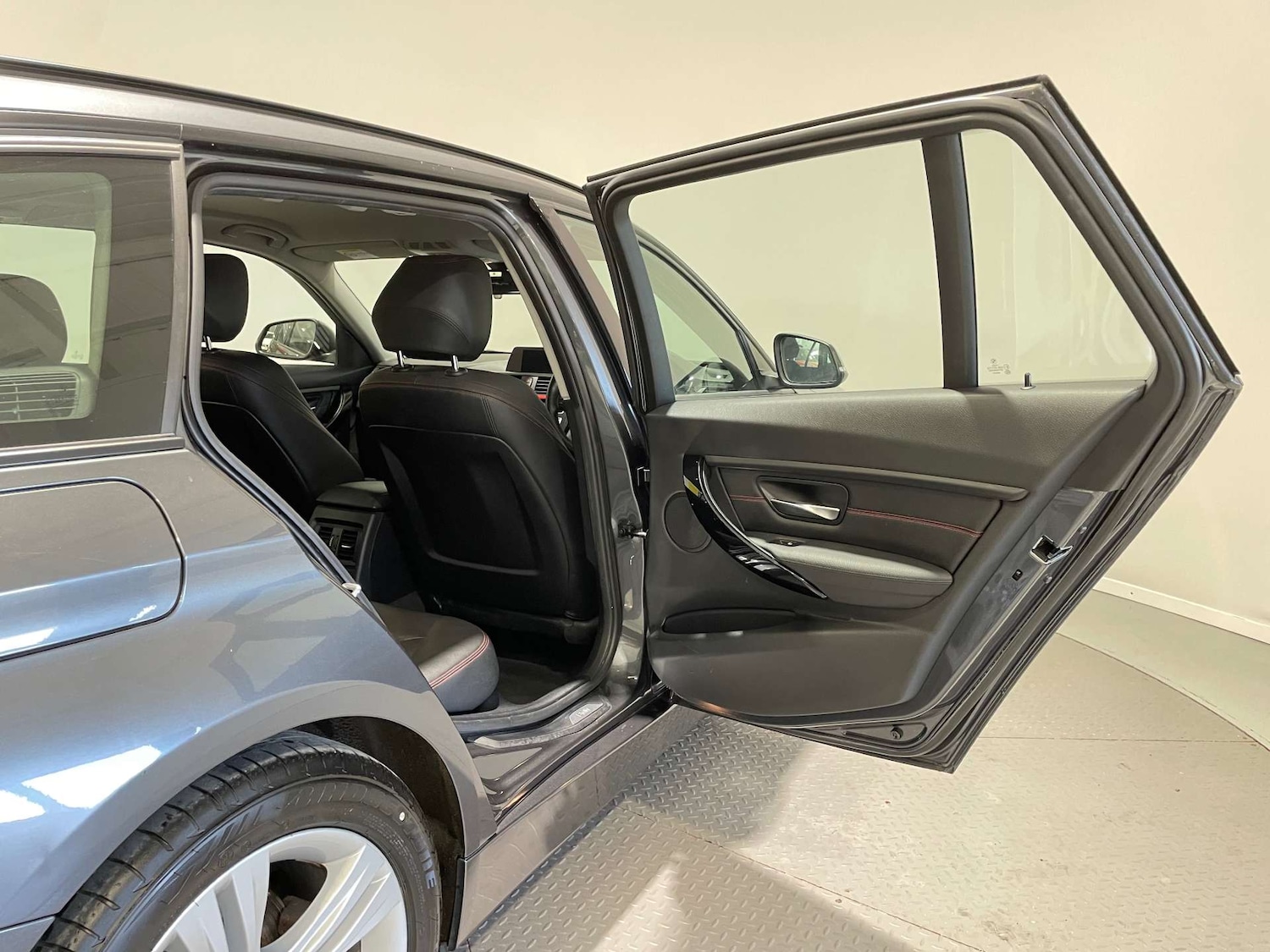 Used BMW 3 Series 2015 for sale - 78152413: Photo 23