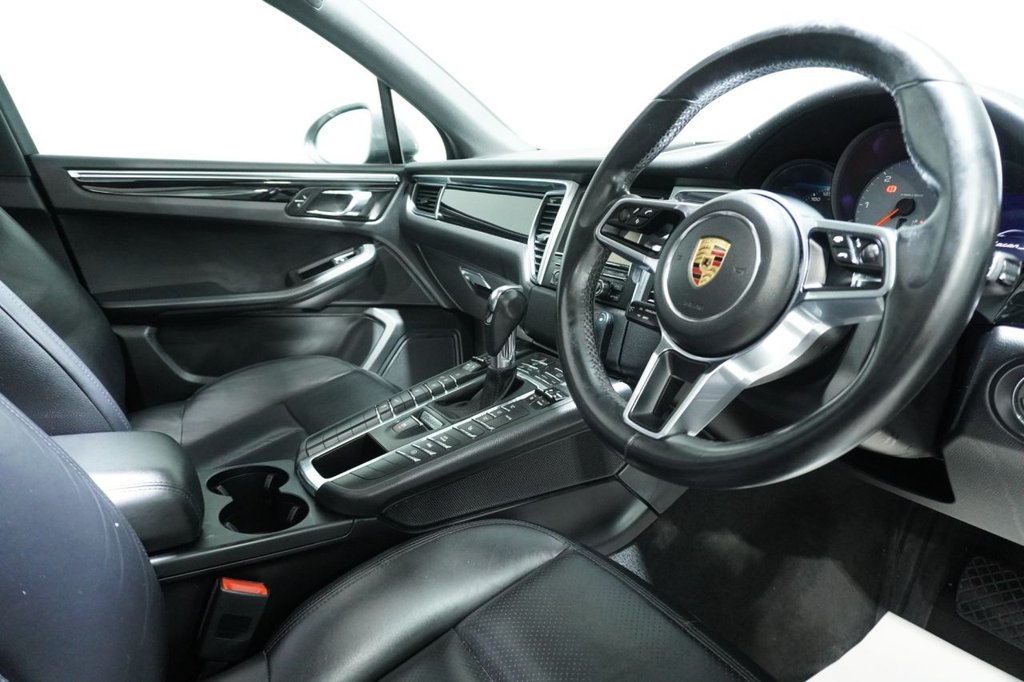 Used Porsche Macan 2015 for sale - 76820264: Photo 11