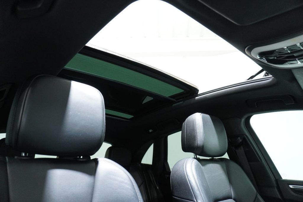 Used Porsche Macan 2015 for sale - 76820264: Photo 14