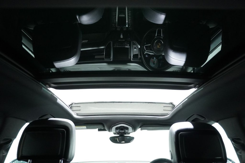 Used Porsche Macan 2015 for sale - 76820264: Photo 30