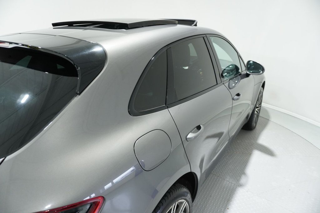 Used Porsche Macan 2015 for sale - 76820264: Photo 32