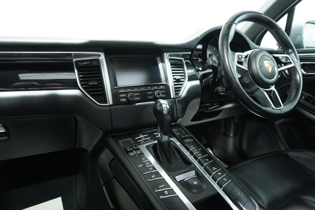 Used Porsche Macan 2015 for sale - 76820264: Photo 41
