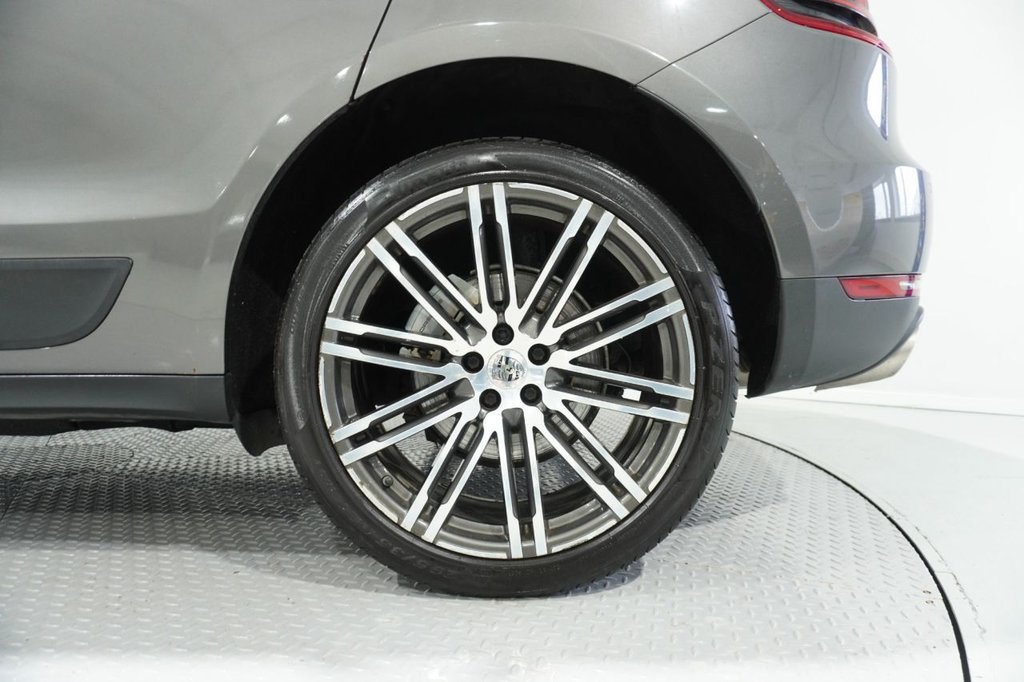 Used Porsche Macan 2015 for sale - 76820264: Photo 47