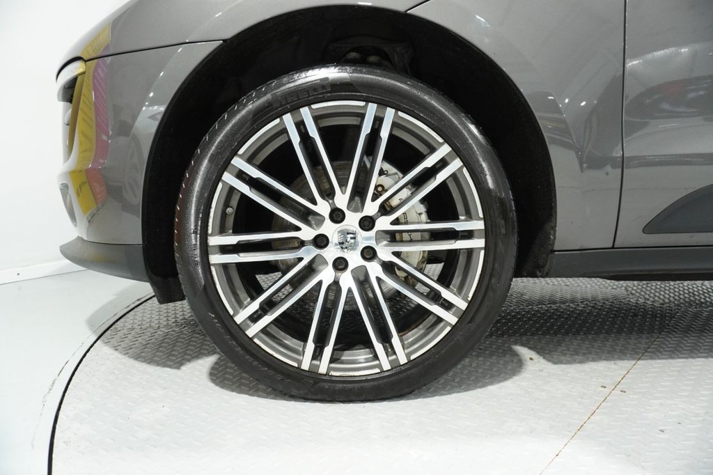 Used Porsche Macan 2015 for sale - 76820264: Photo 48