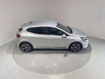 Used Renault Clio 2022 for sale - 78553168: Photo