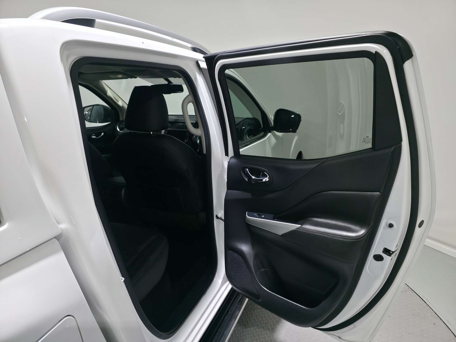 Used Nissan Navara 2019 for sale - 77061644: Photo 63