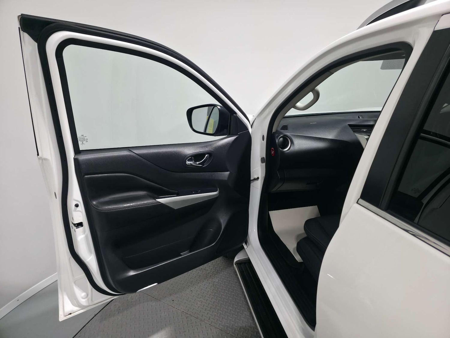 Used Nissan Navara 2019 for sale - 77061644: Photo 64