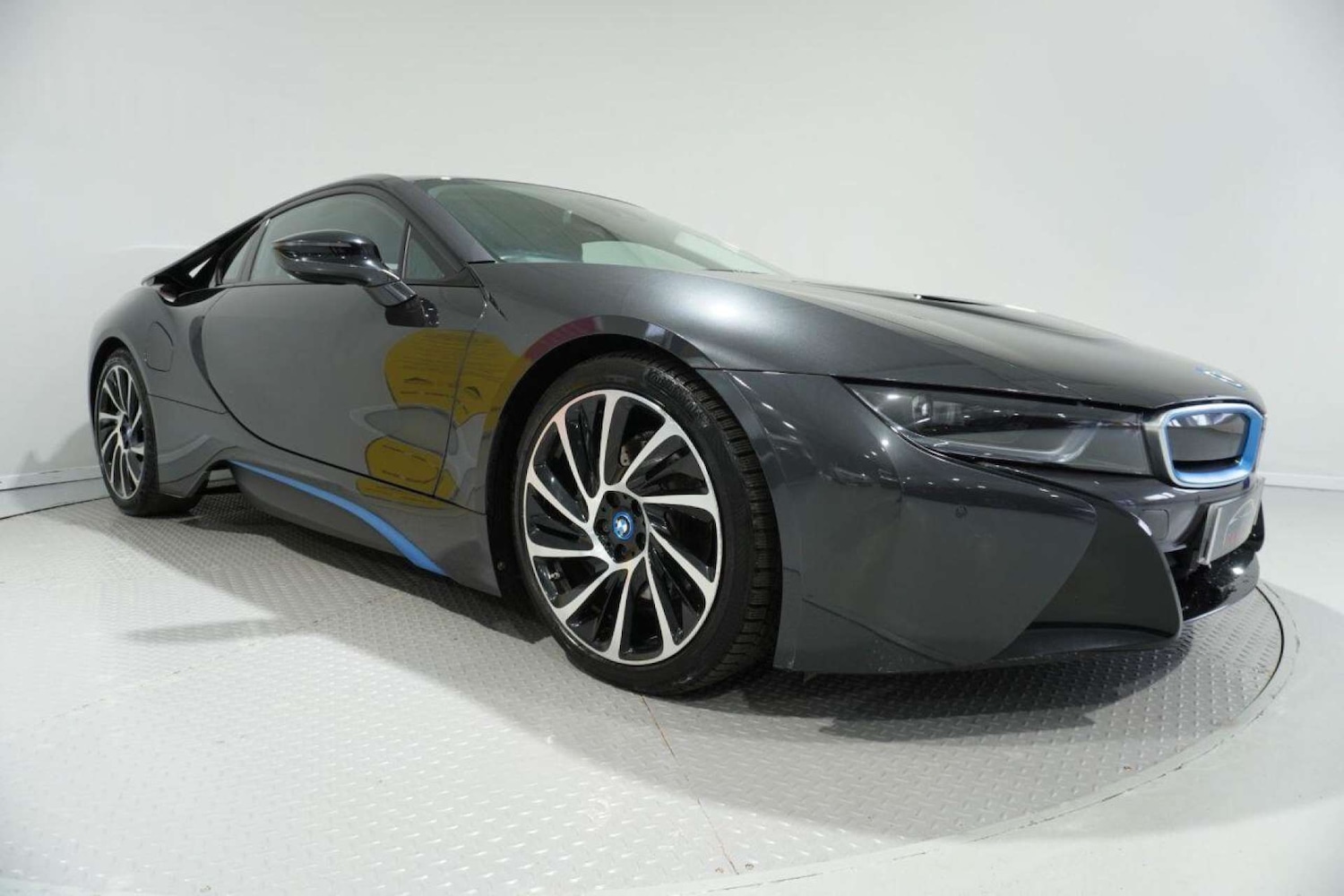 Used BMW i8 2015 for sale - 77061683: Photo 2