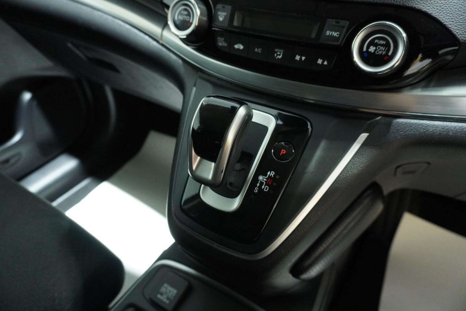 Used Honda CR-V 2018 for sale - 77061655: Photo 69