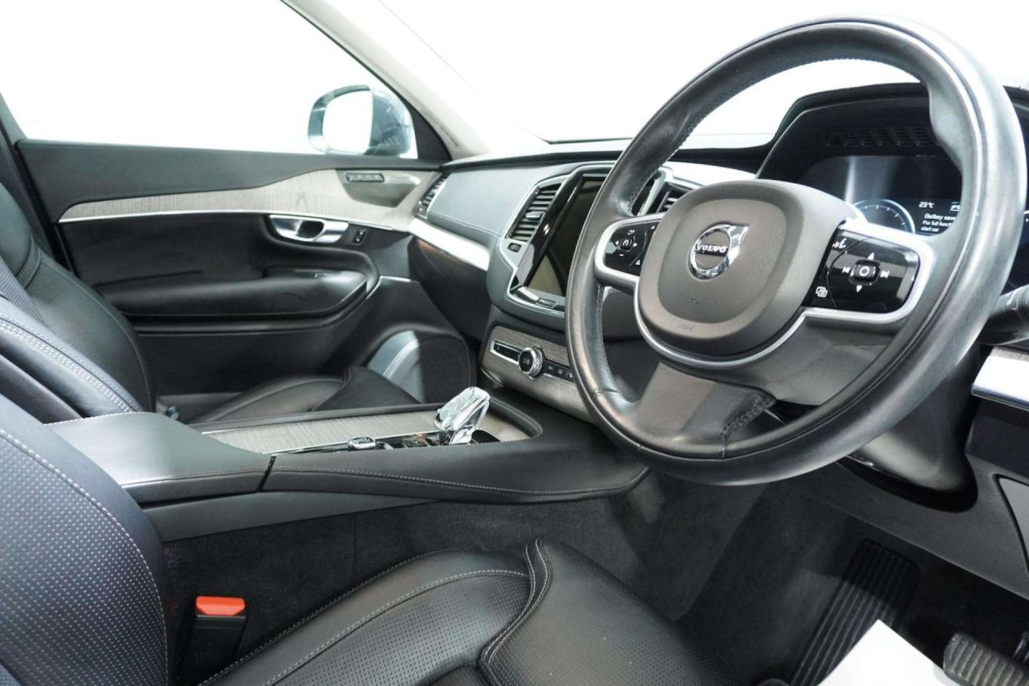 Used Volvo XC90 2021 for sale - 77061638: Photo 11