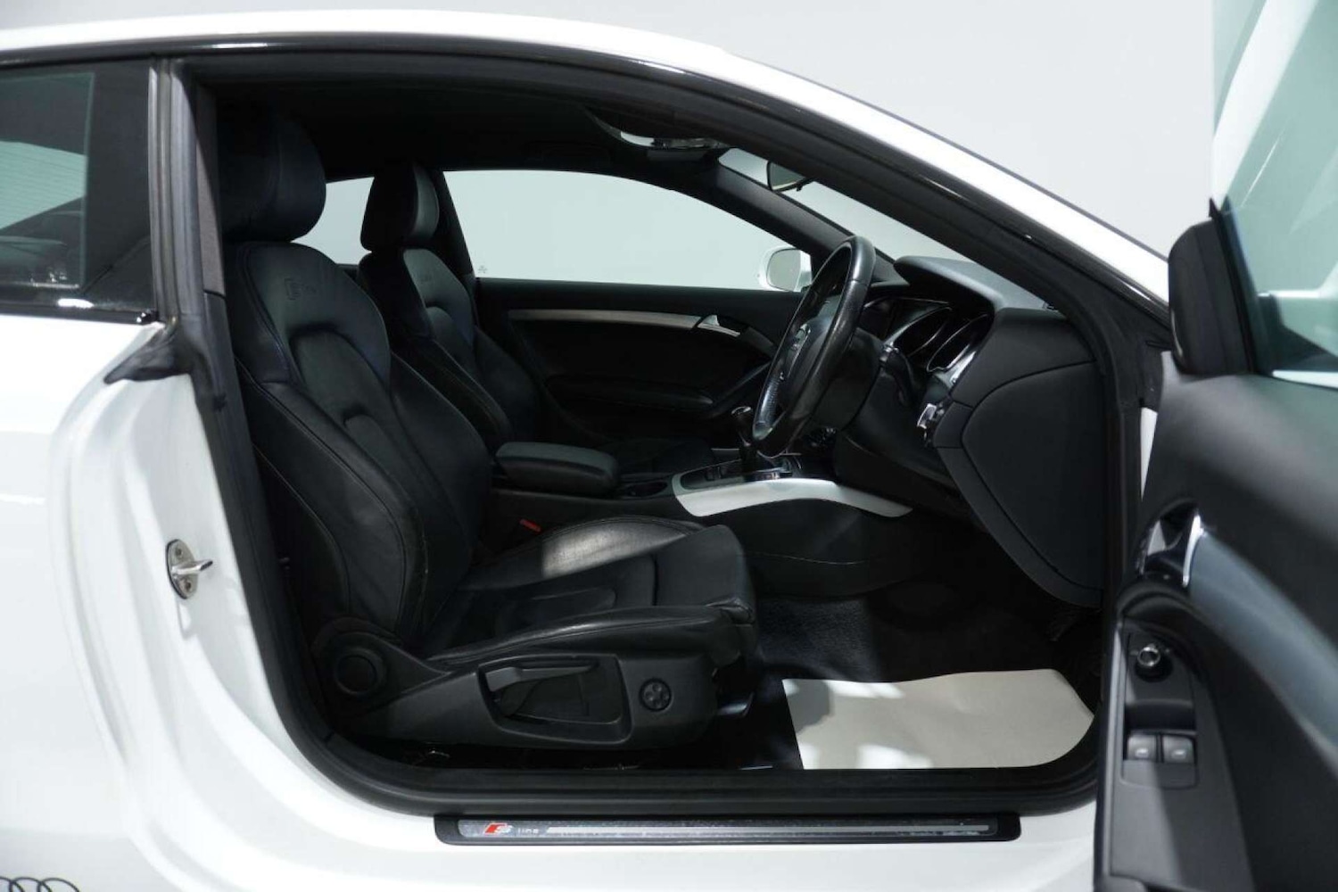 Used Audi A5 2010 for sale - 77061641: Photo 12