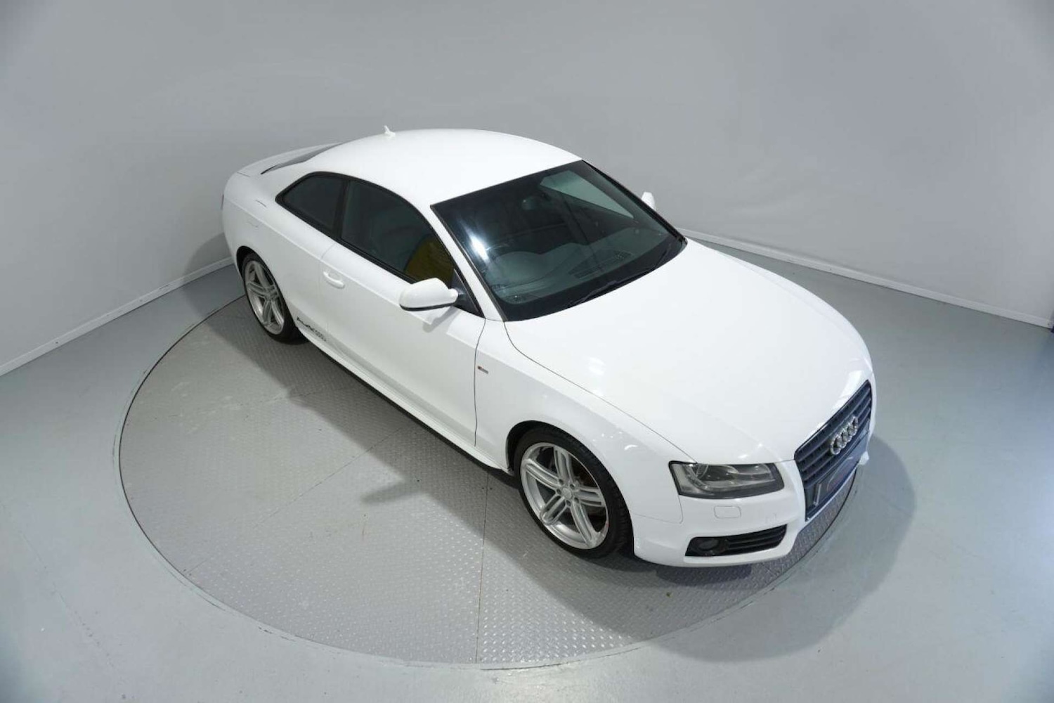 Used Audi A5 2010 for sale - 77061641: Photo 3