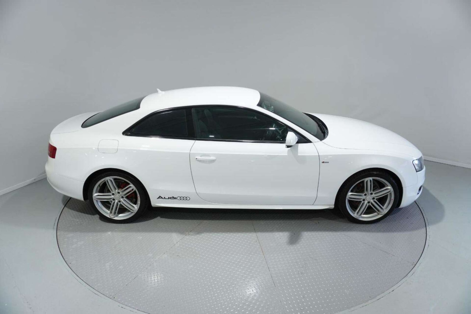 Used Audi A5 2010 for sale - 77061641: Photo 6