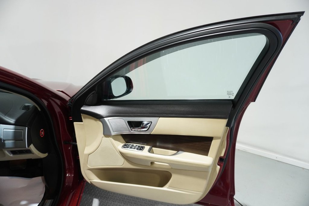 Used Jaguar XF 2012 for sale - 76820675: Photo 23