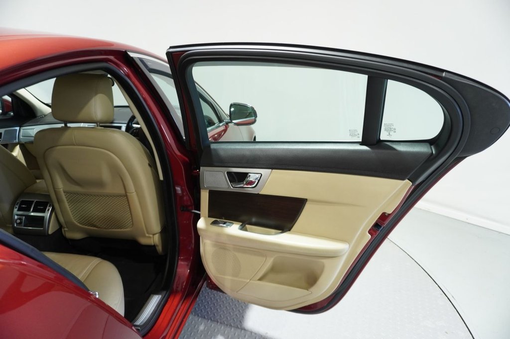 Used Jaguar XF 2012 for sale - 76820675: Photo 24