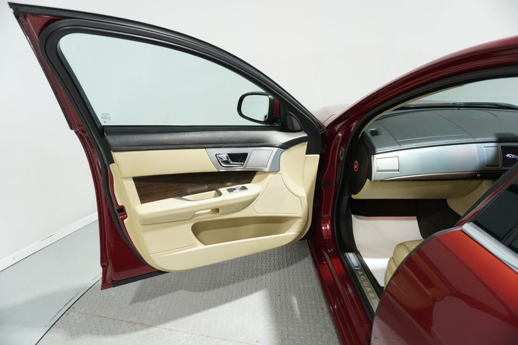 Used Jaguar XF 2012 for sale - 76820675: Photo 25