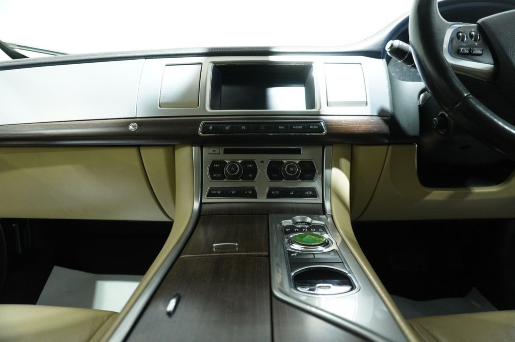 Used Jaguar XF 2012 for sale - 76820675: Photo 32