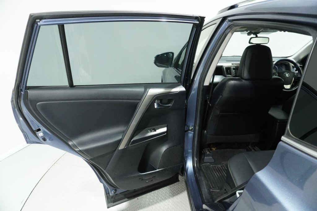 Used Toyota RAV4 2014 for sale - 76820234: Photo 32