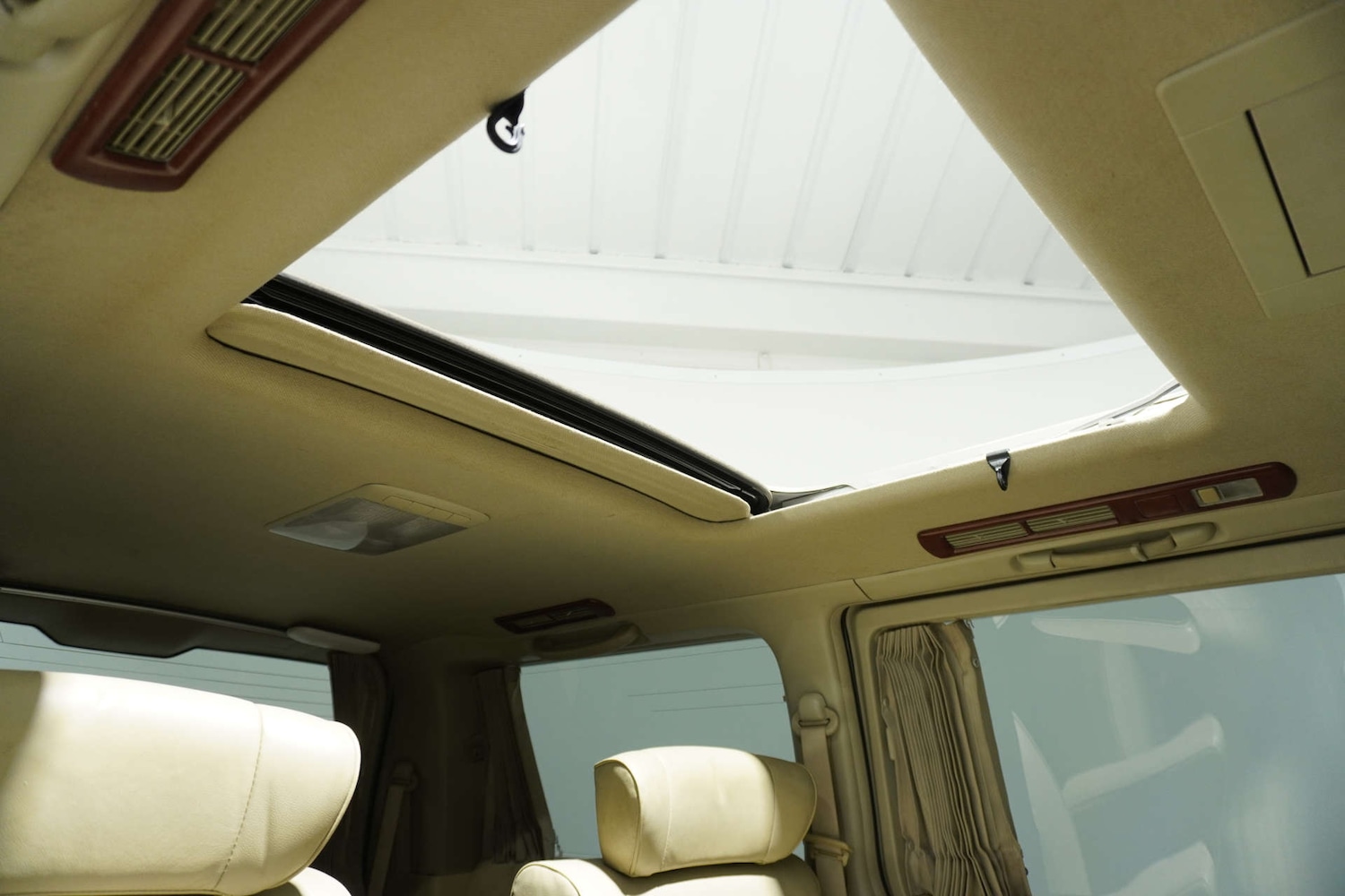 Used Nissan Elgrand 2019 for sale - 77061649: Photo 17