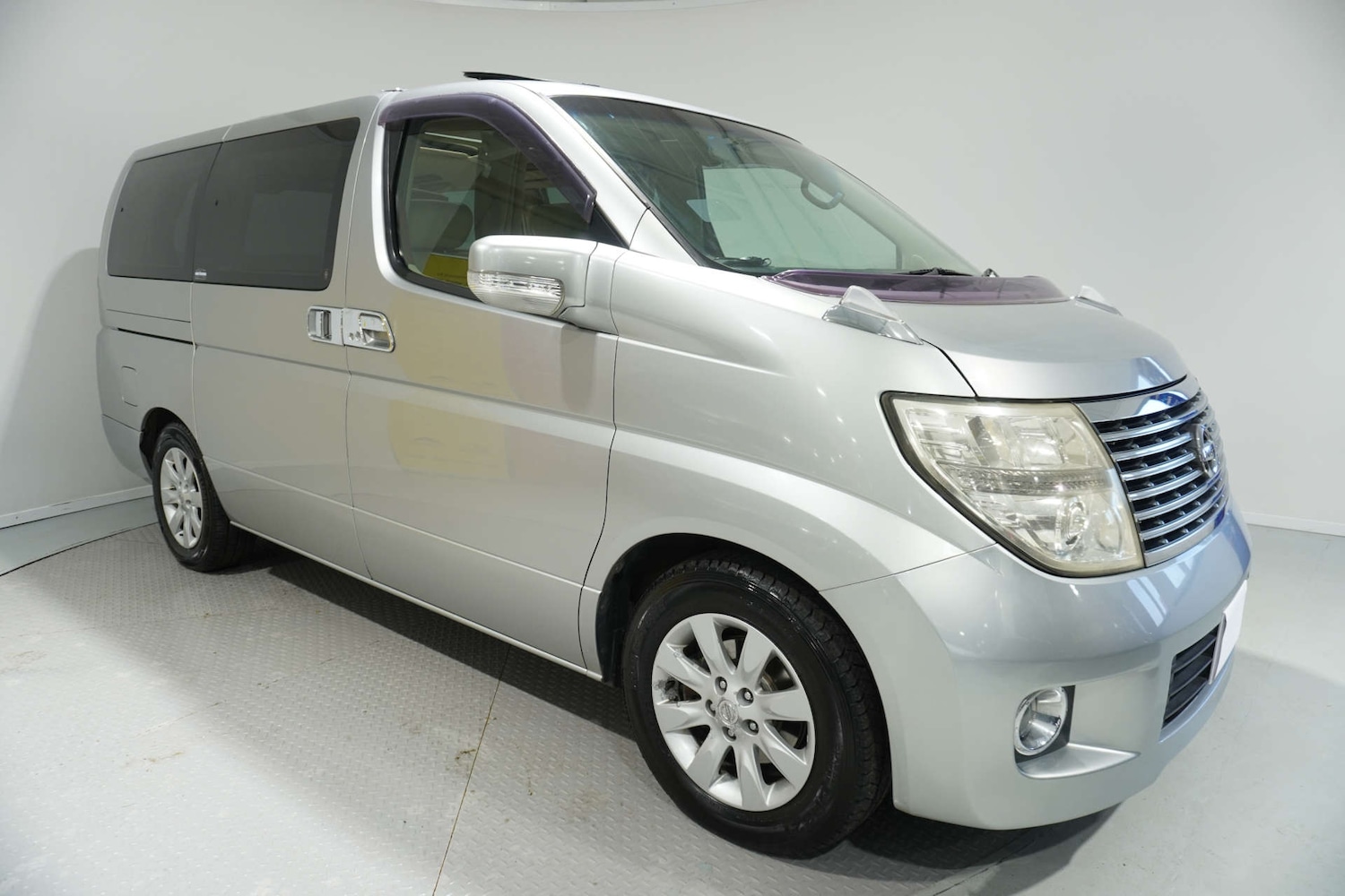 Used Nissan Elgrand 2019 for sale - 77061649: Photo 2