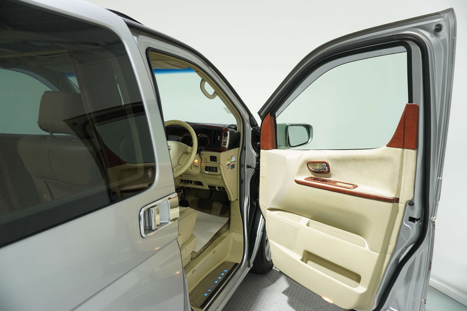 Used Nissan Elgrand 2019 for sale - 77061649: Photo 20