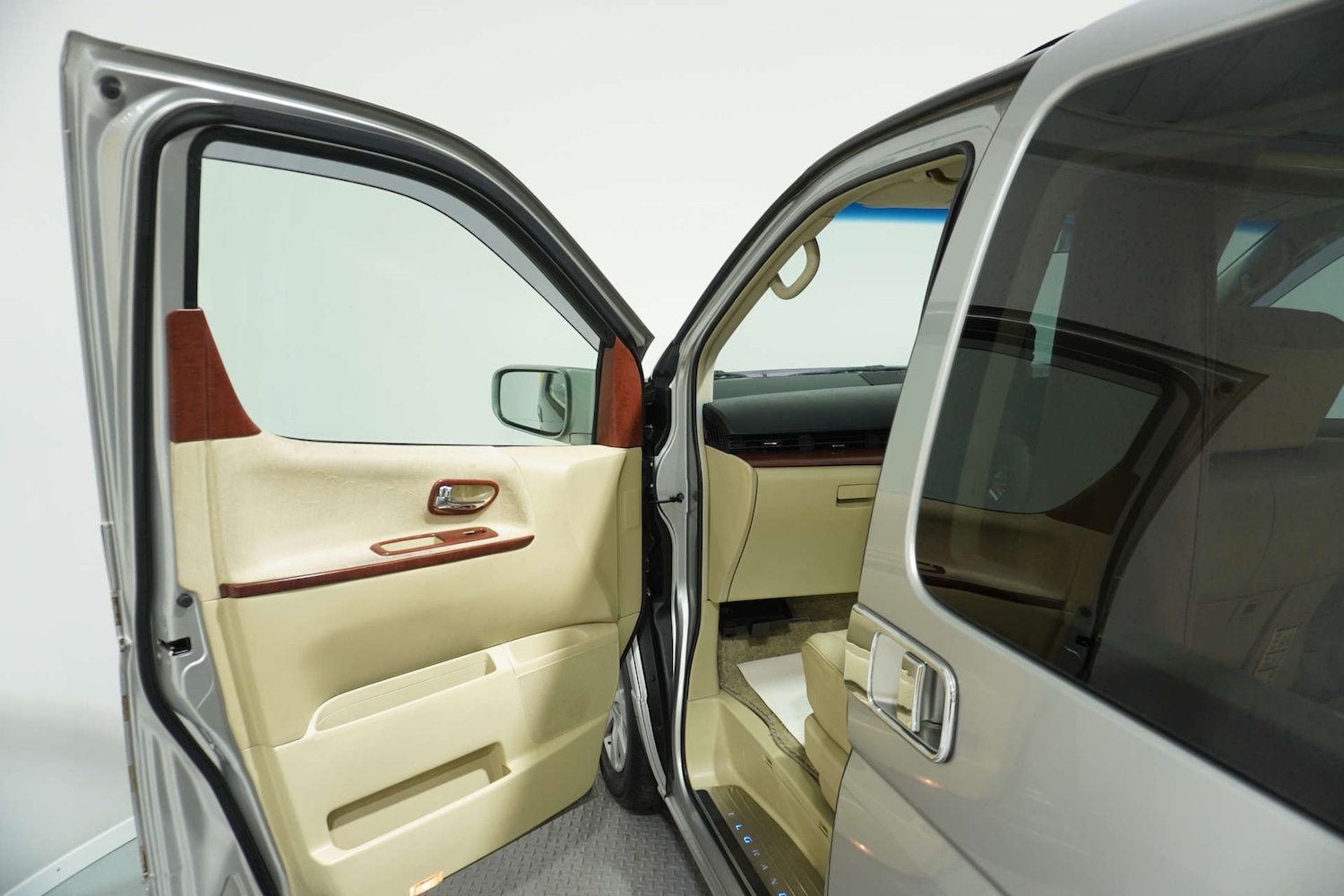 Used Nissan Elgrand 2019 for sale - 77061649: Photo 21