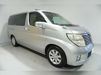 Used Nissan Elgrand undefined for sale - 77061649: Photo