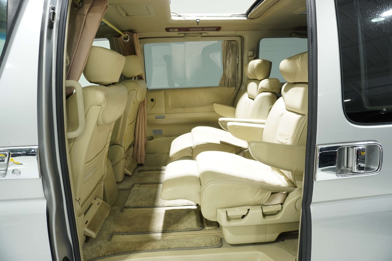 Used Nissan Elgrand 2019 for sale - 77061649: Photo 37