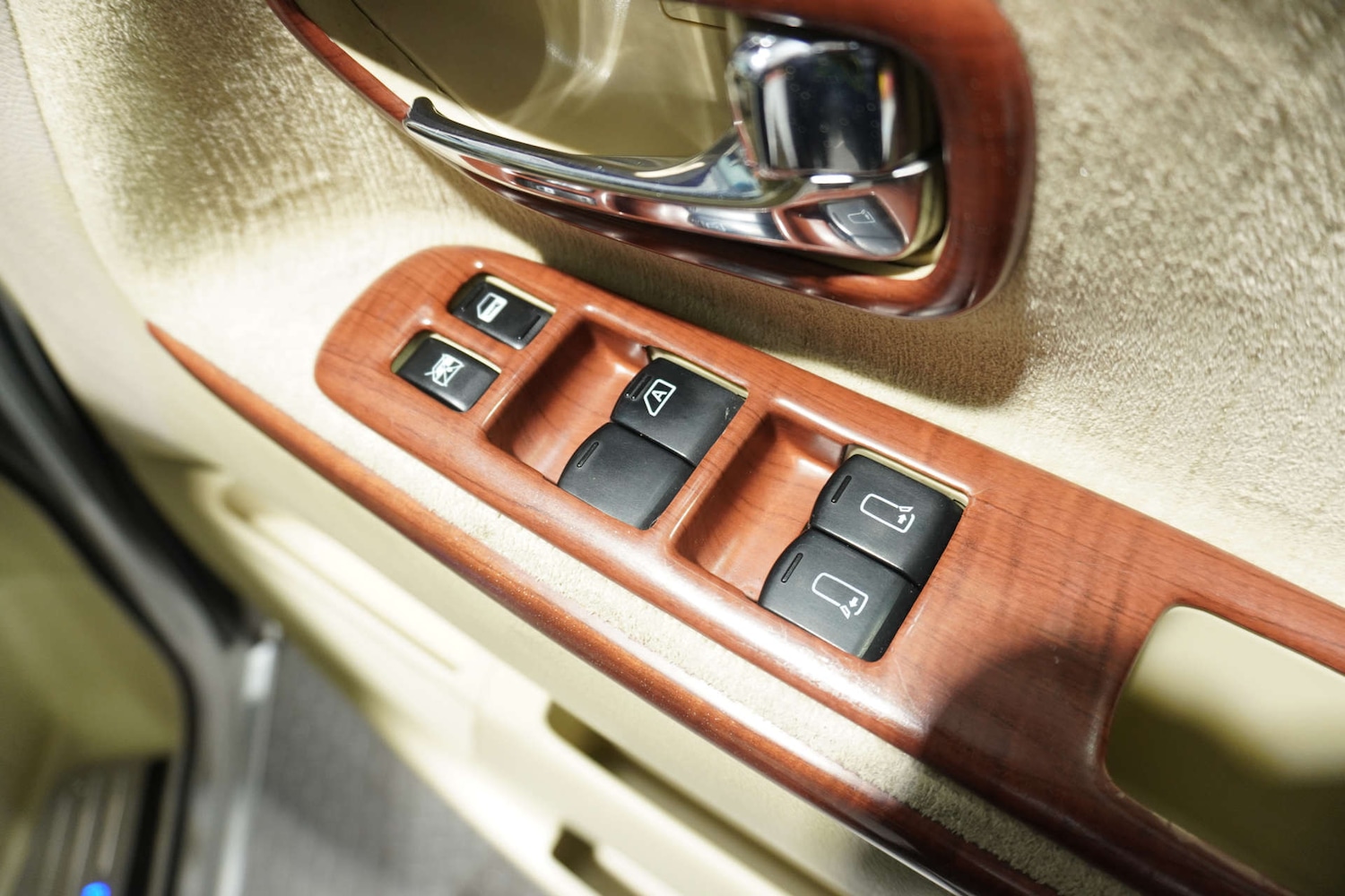 Used Nissan Elgrand 2019 for sale - 77061649: Photo 48