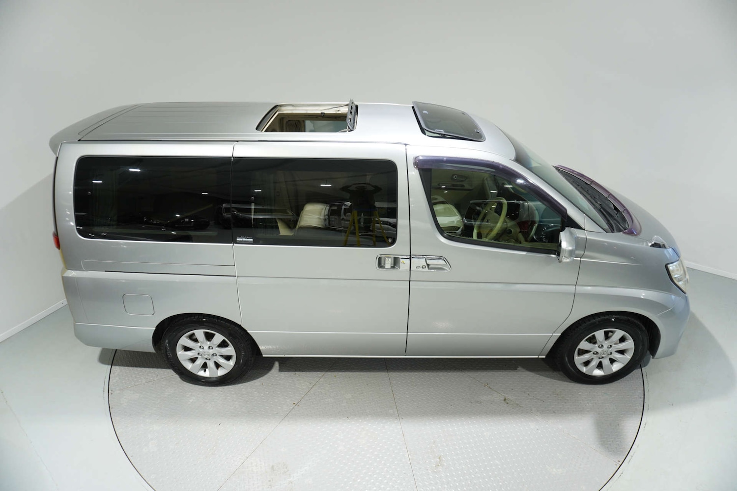 Used Nissan Elgrand 2019 for sale - 77061649: Photo 5