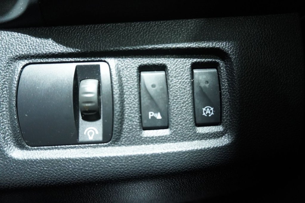 Used Renault Clio 2017 for sale - 76820664: Photo 49