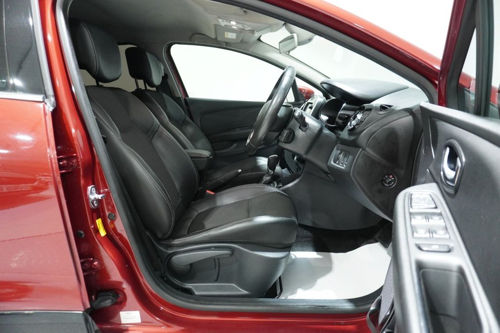 Used Renault Clio 2017 for sale - 76820664: Photo 9