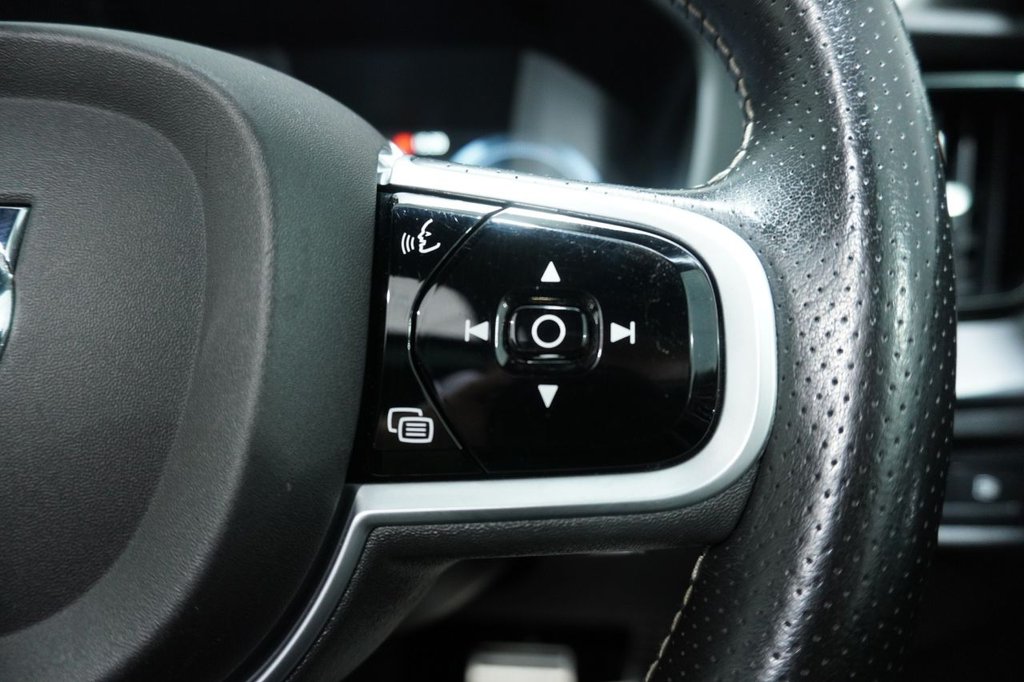 Used Volvo XC60 2018 for sale - 76820246: Photo 45