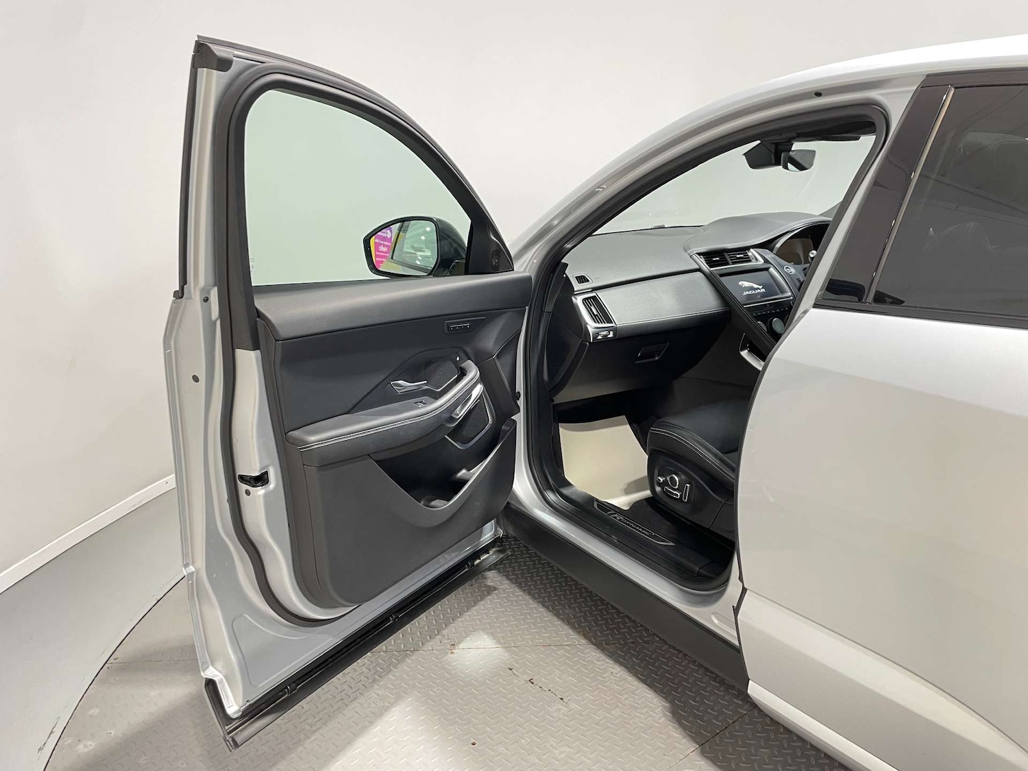 Used Jaguar E-Pace 2020 for sale - 77974178: Photo 14