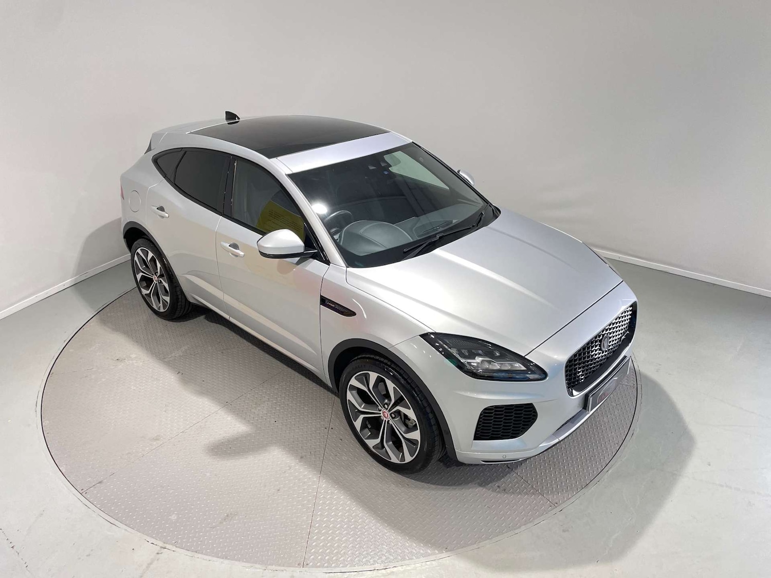 Used Jaguar E-Pace 2020 for sale - 77974178: Photo 3