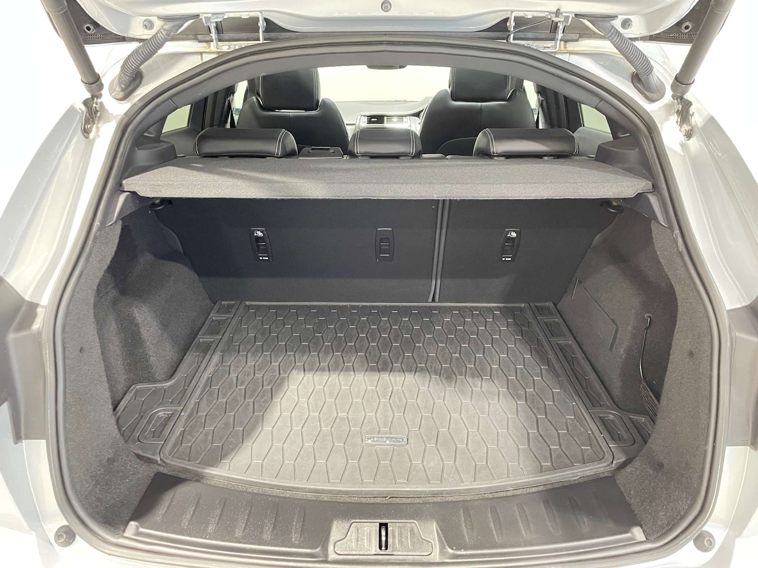 Used Jaguar E-Pace 2020 for sale - 77974178: Photo 31