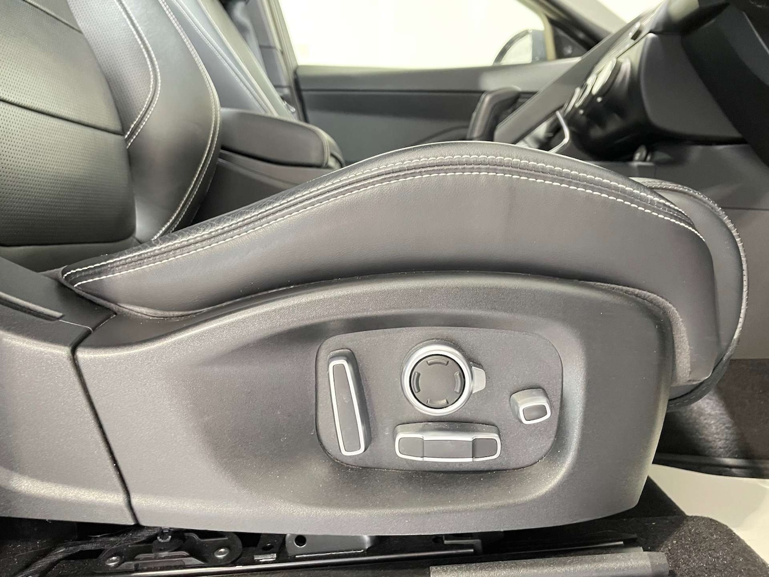 Used Jaguar E-Pace 2020 for sale - 77974178: Photo 45