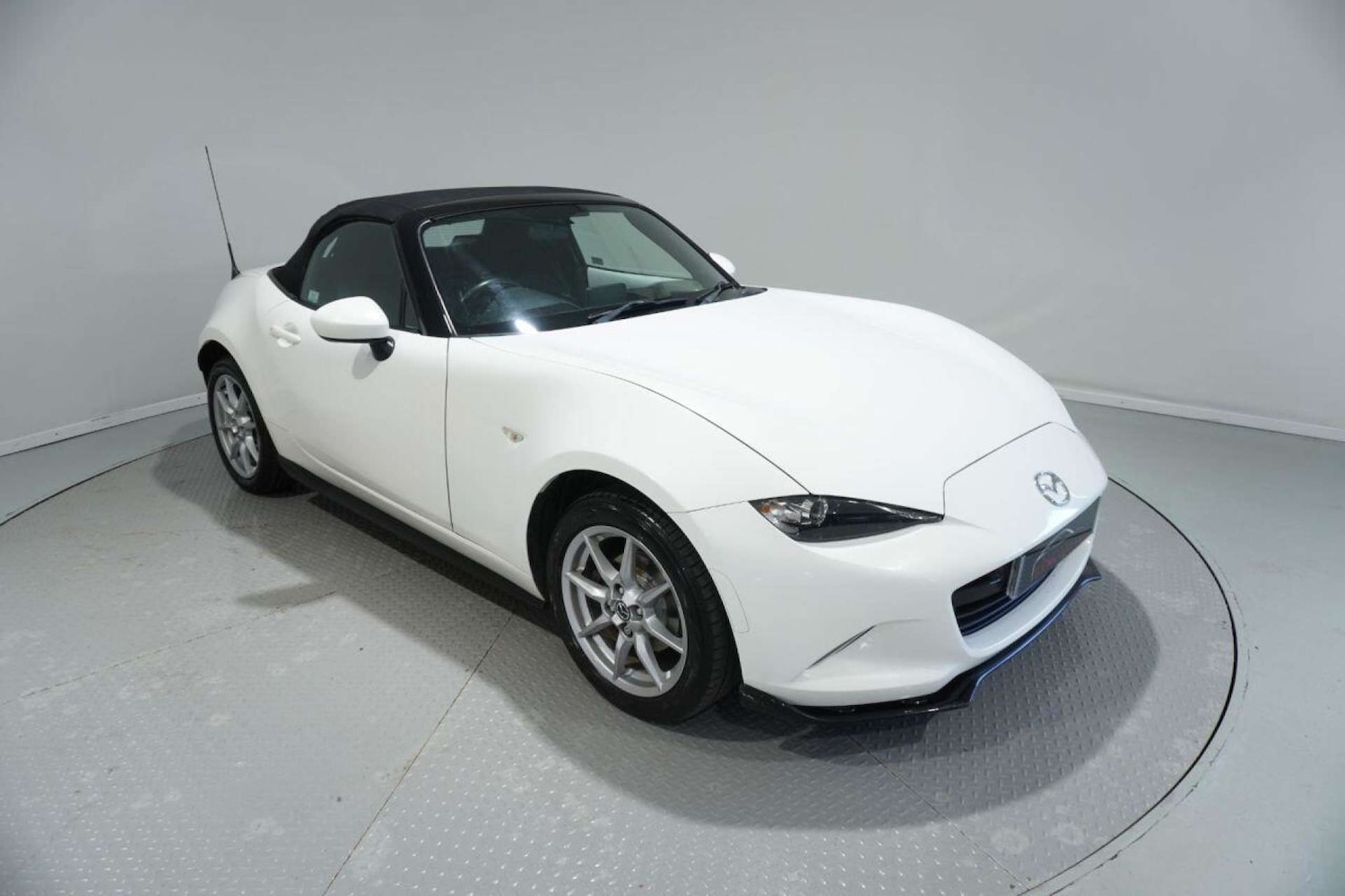 Used Mazda MX-5 2015 for sale - 77061629: Photo 2
