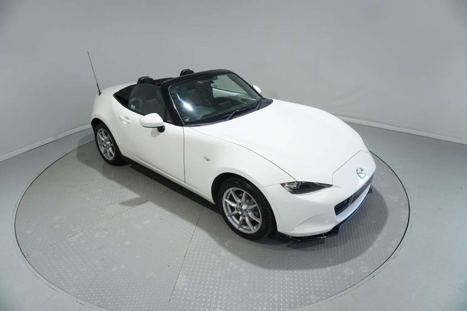 Used Mazda MX-5 2015 for sale - 77061629: Photo 3