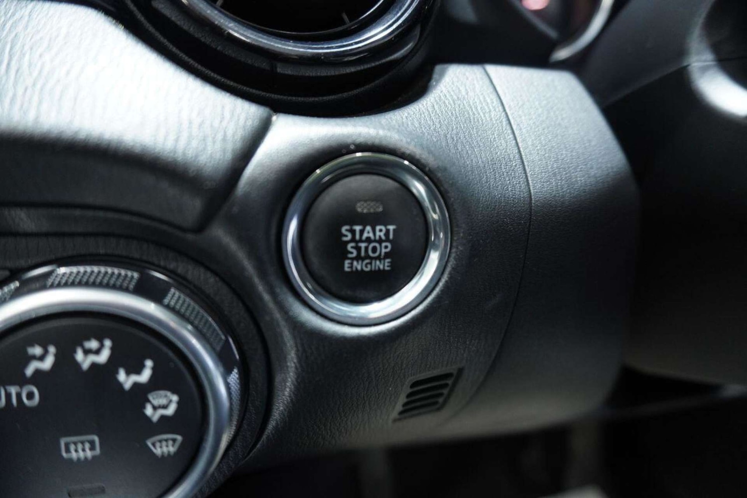 Used Mazda MX-5 2015 for sale - 77061629: Photo 40