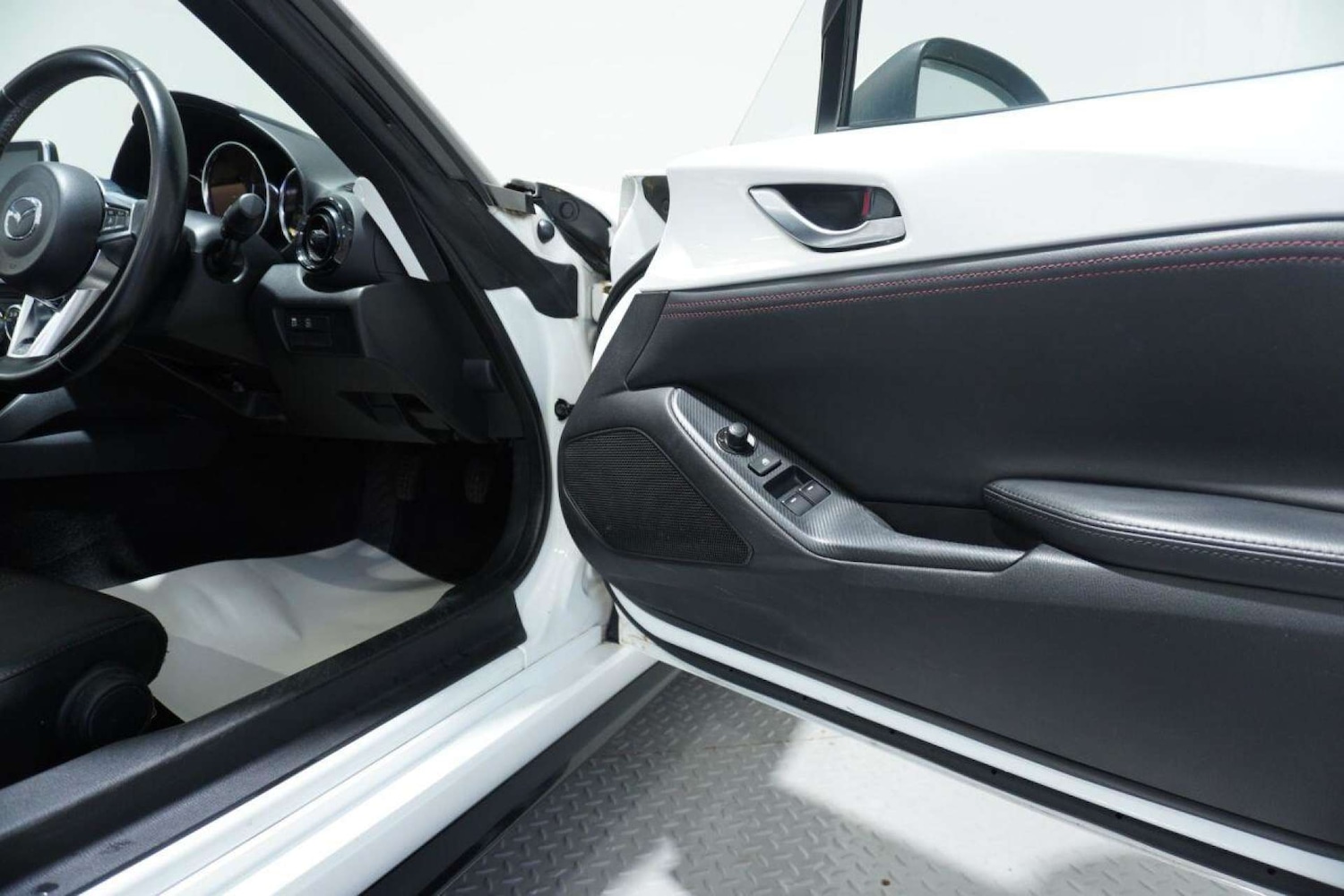 Used Mazda MX-5 2015 for sale - 77061629: Photo 52