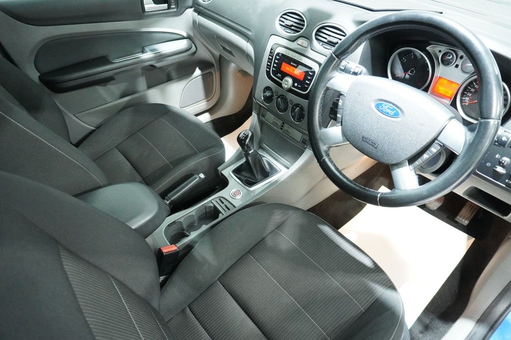 Used Ford Focus 2010 for sale - 76820608: Photo 10