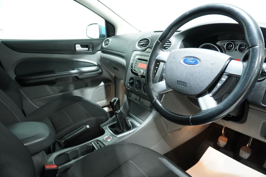 Used Ford Focus 2010 for sale - 76820608: Photo 12